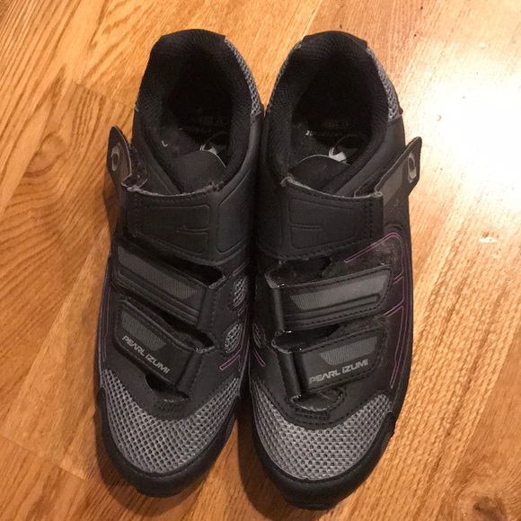 Pearl Izumi Shoes - EUC Pearl Izumi Cycling Shoes